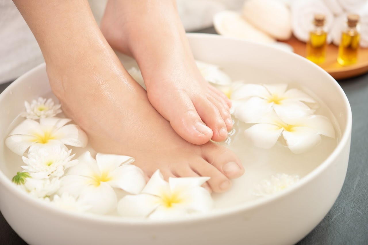 Book 1 Hour Balinese Massage and get 30 minute complimantary foot Massage