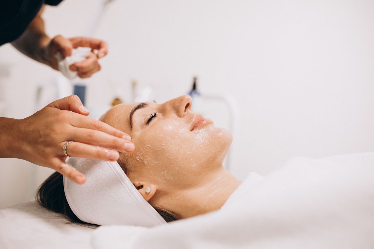 Aloe Vera Radiance Facial - 60 minutes